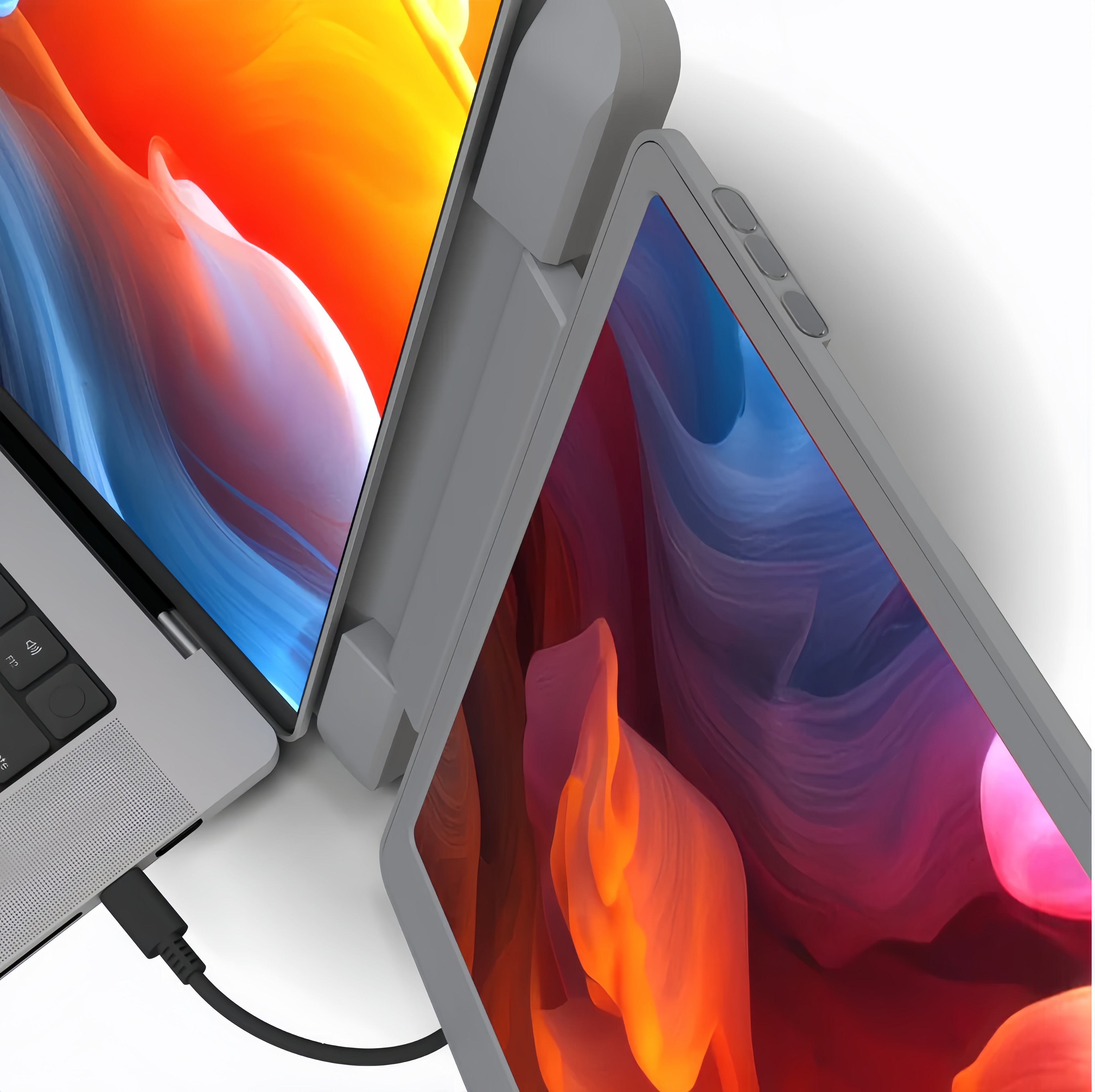 Falco 15.6 close-up of side portable screen connected to laptop